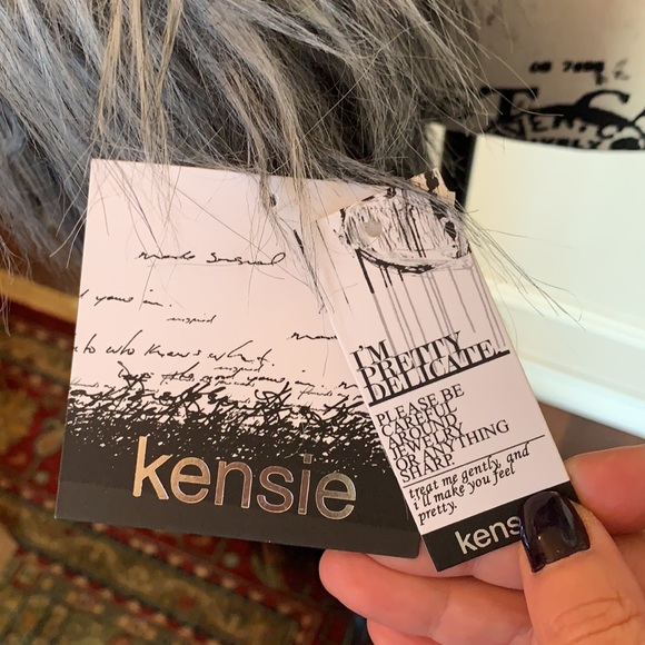 NWT 🖤🤍 Kenzie Ombré Faux Fur Vest - Picture 8 of 8